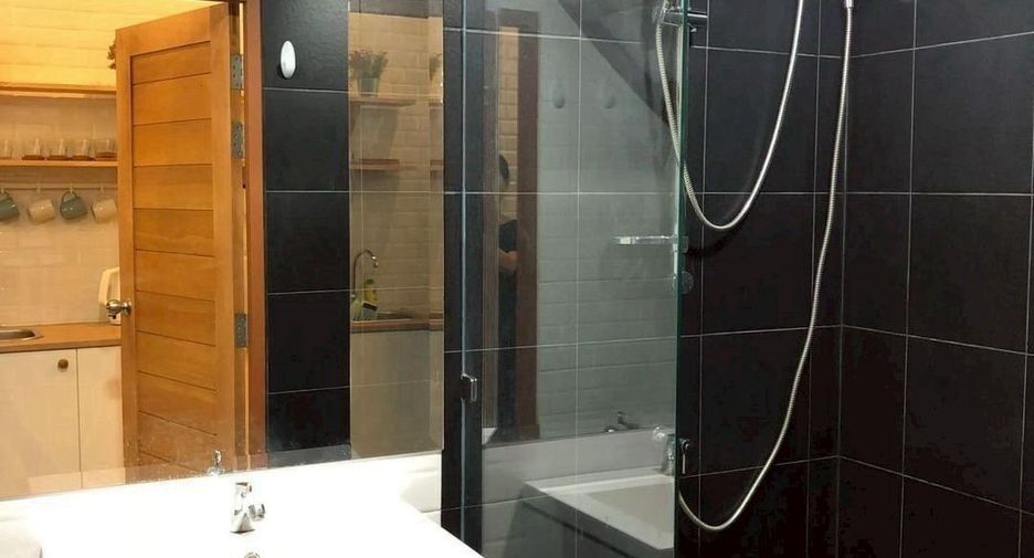 For rent 2 ベッドルーム house in Phra Nakhon, Bangkok