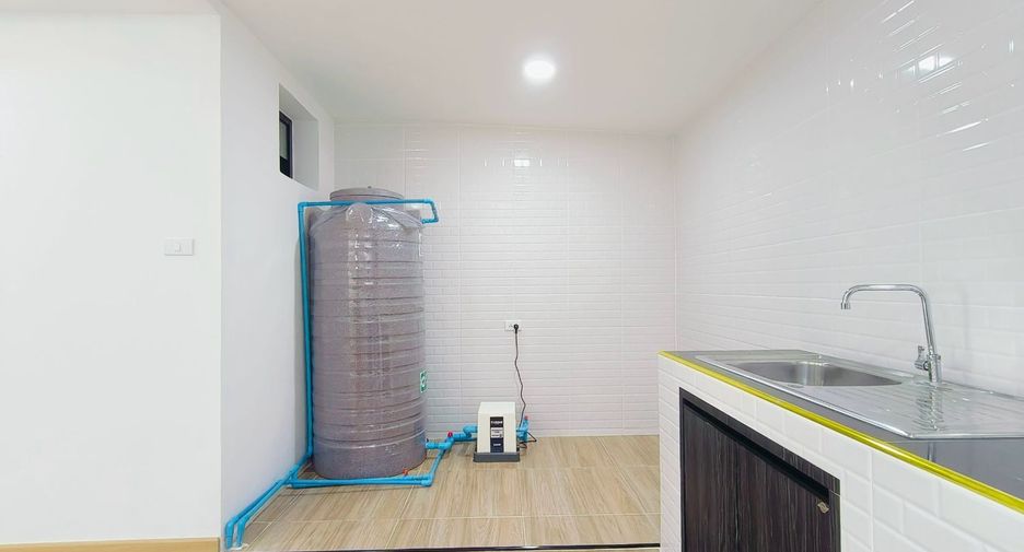 Casa adosada en venta de 3 habitaciones en Khan Na Yao, Bangkok