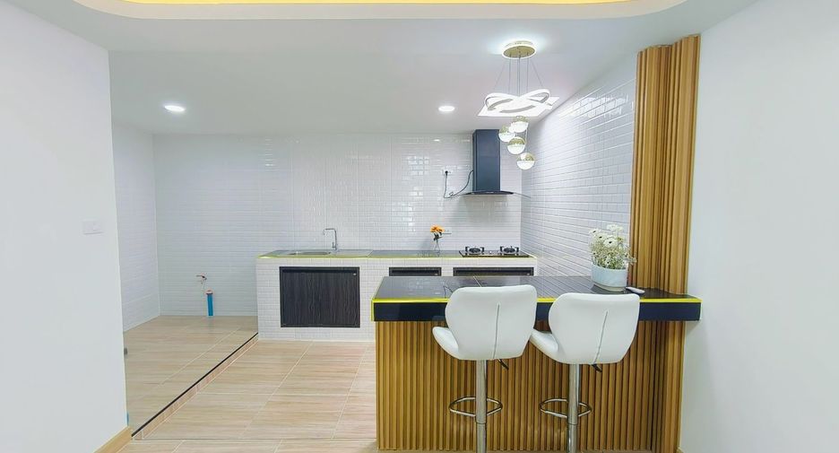 Casa adosada en venta de 3 habitaciones en Khan Na Yao, Bangkok