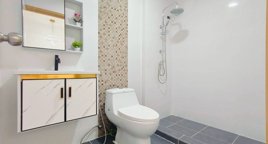 Casa adosada en venta de 3 habitaciones en Khan Na Yao, Bangkok