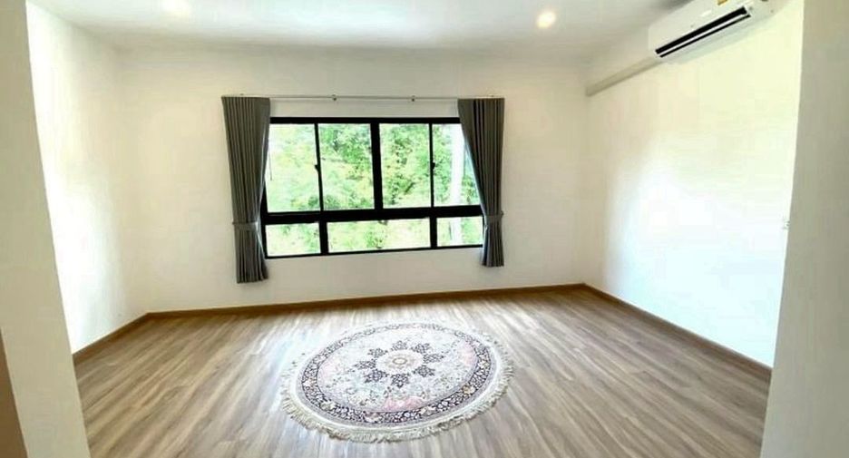 Casa en alquiler y en venta de 3 habitaciones en Saphan Sung, Bangkok
