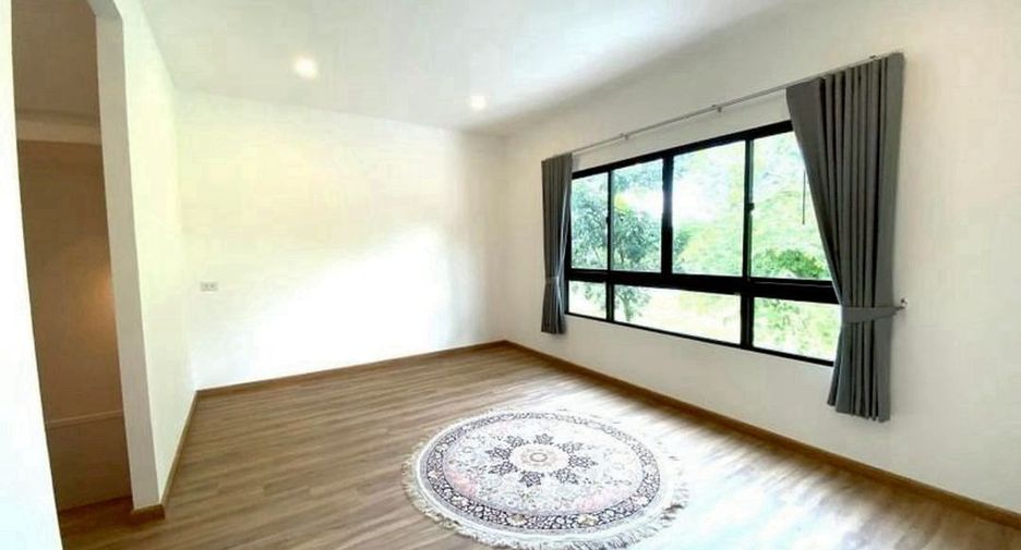 Casa en alquiler y en venta de 3 habitaciones en Saphan Sung, Bangkok