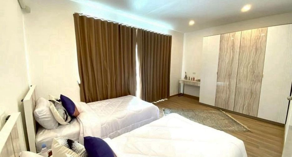 Casa en alquiler y en venta de 3 habitaciones en Saphan Sung, Bangkok