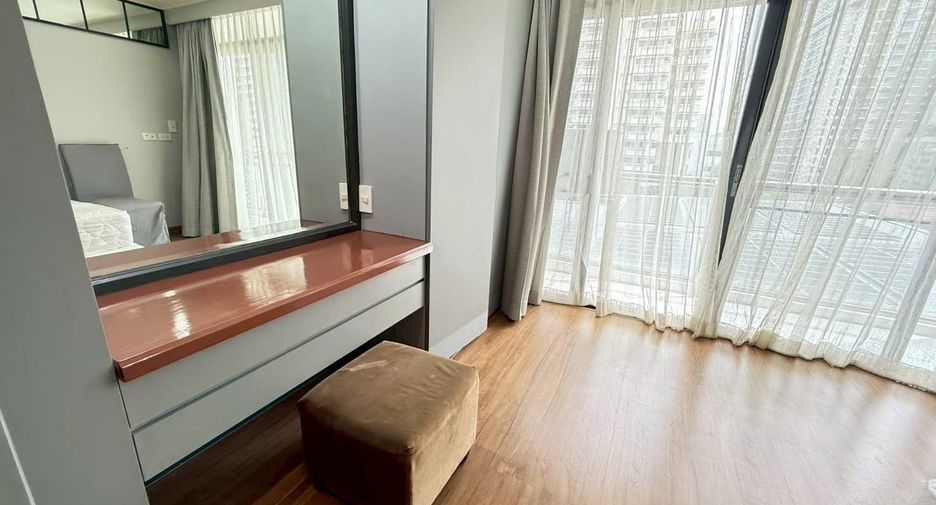 For rent そして for sale 3 ベッドルーム condo in Watthana, Bangkok