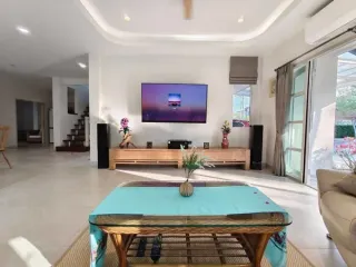 出租 4 卧室 独立屋 在 Hang Dong, Chiang Mai