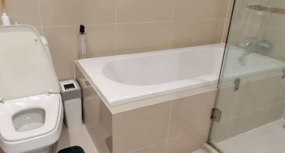 For rent そして for sale 2 ベッドルーム condo in Huai Khwang, Bangkok