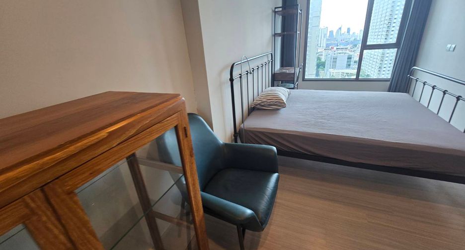 For sale 2 bedrooms condo in Huai Khwang, Bangkok