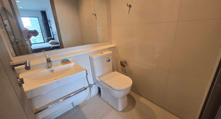 For sale 2 bedrooms condo in Huai Khwang, Bangkok