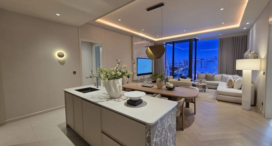 For sale 3 bedrooms condo in Khlong Toei, Bangkok
