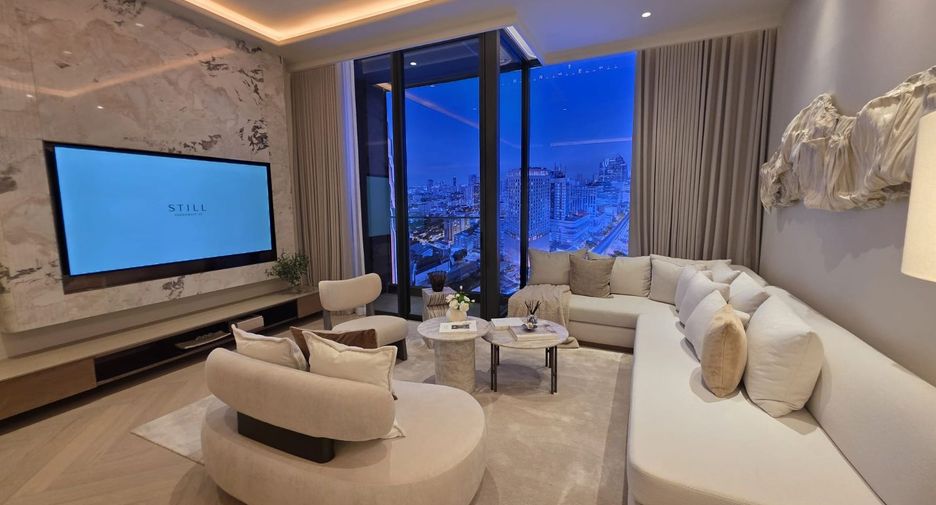 For sale 3 bedrooms condo in Khlong Toei, Bangkok