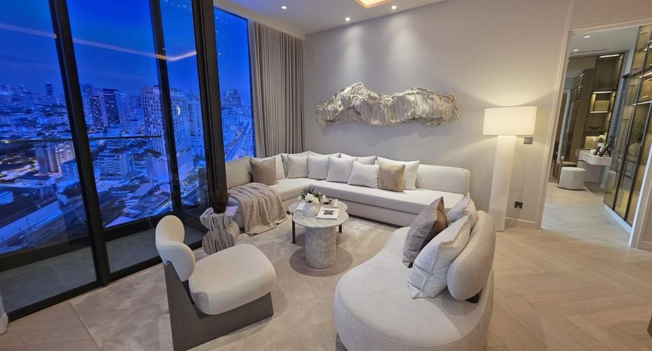 For sale 3 bedrooms condo in Khlong Toei, Bangkok
