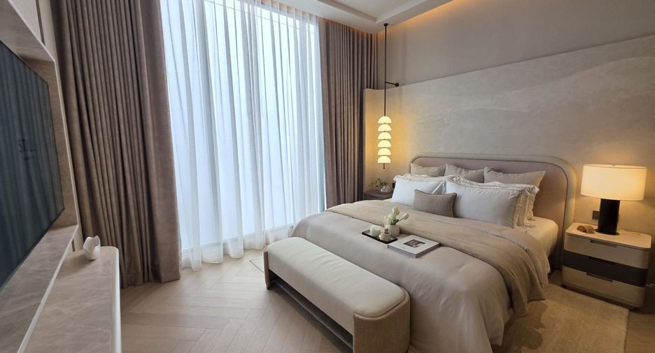 For sale 3 bedrooms condo in Khlong Toei, Bangkok