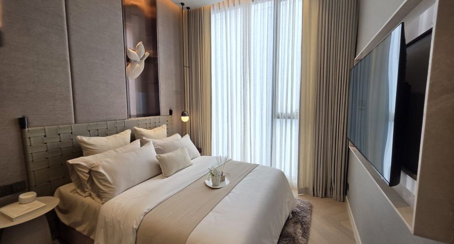 For sale 3 bedrooms condo in Khlong Toei, Bangkok