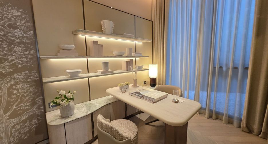 For sale 3 bedrooms condo in Khlong Toei, Bangkok