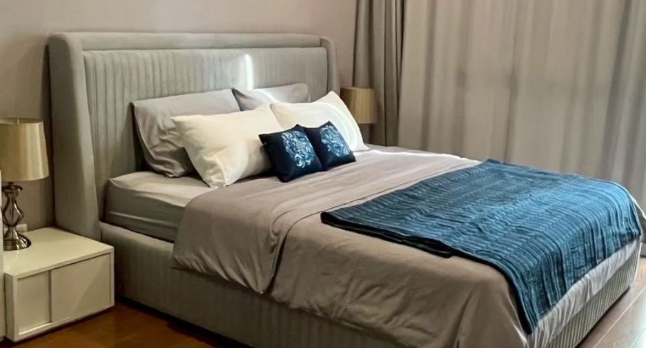 For rent 2 bedrooms condo in Pathum Wan, Bangkok