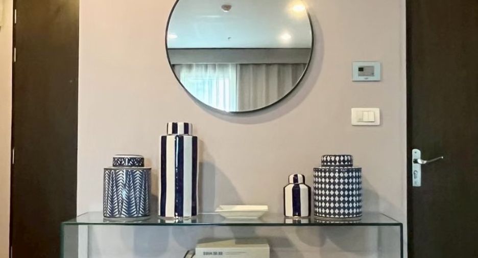 For rent 2 bedrooms condo in Pathum Wan, Bangkok