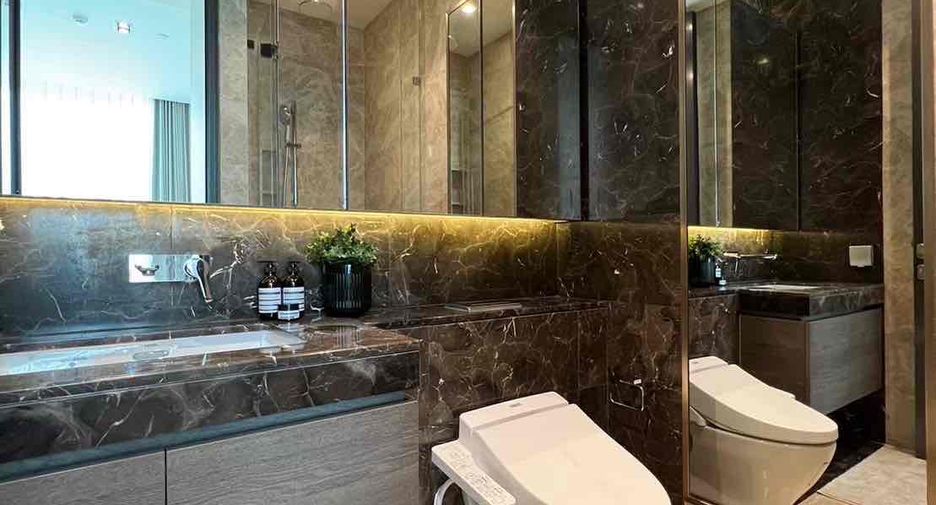 For rent 2 bedrooms condo in Pathum Wan, Bangkok