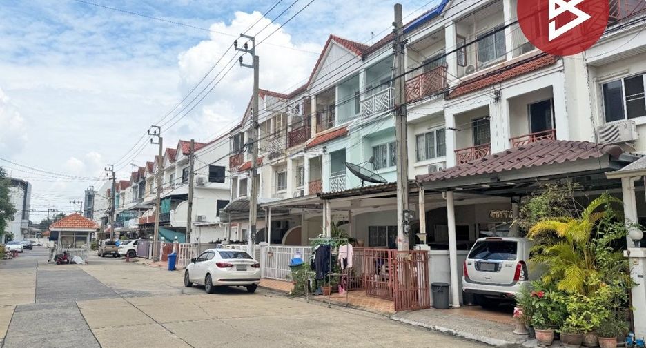 出售 4 卧室 联排别墅 在 Mueang Nonthaburi, Nonthaburi