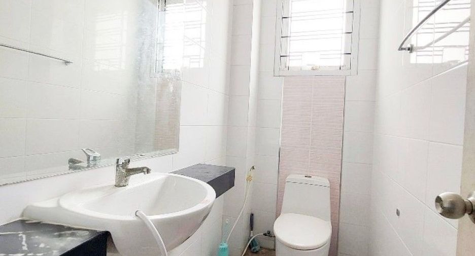 Продажа 3 спальни торговое помещение в Mueang Samut Prakan, Самутпракан