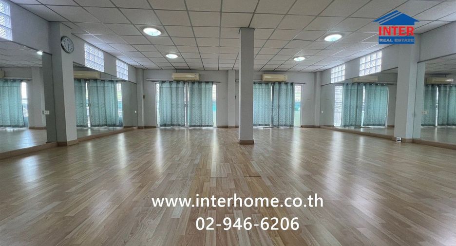 For rent retail Space in Bangkok Noi, Bangkok