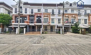 À vendre 3 chambres maison de ville à Bueng Kum, Bangkok