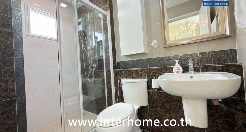 For sale 4 bedrooms house in Chom Thong, Bangkok