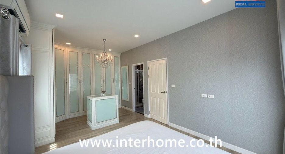 For sale 4 bedrooms house in Chom Thong, Bangkok