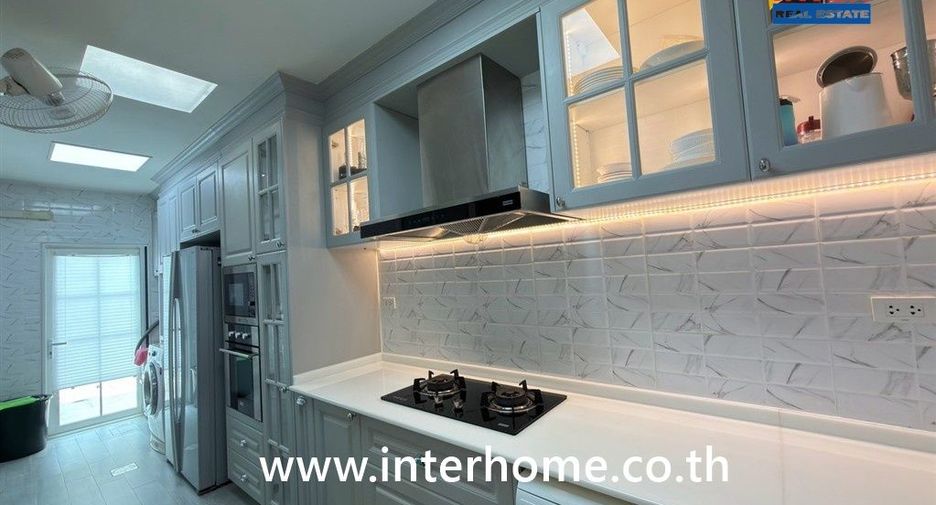 For sale 4 bedrooms house in Chom Thong, Bangkok