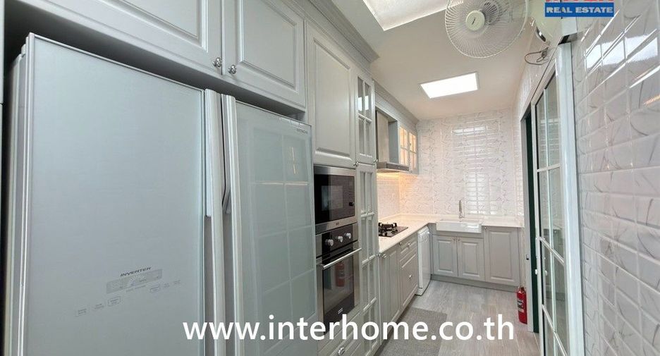 For sale 4 bedrooms house in Chom Thong, Bangkok