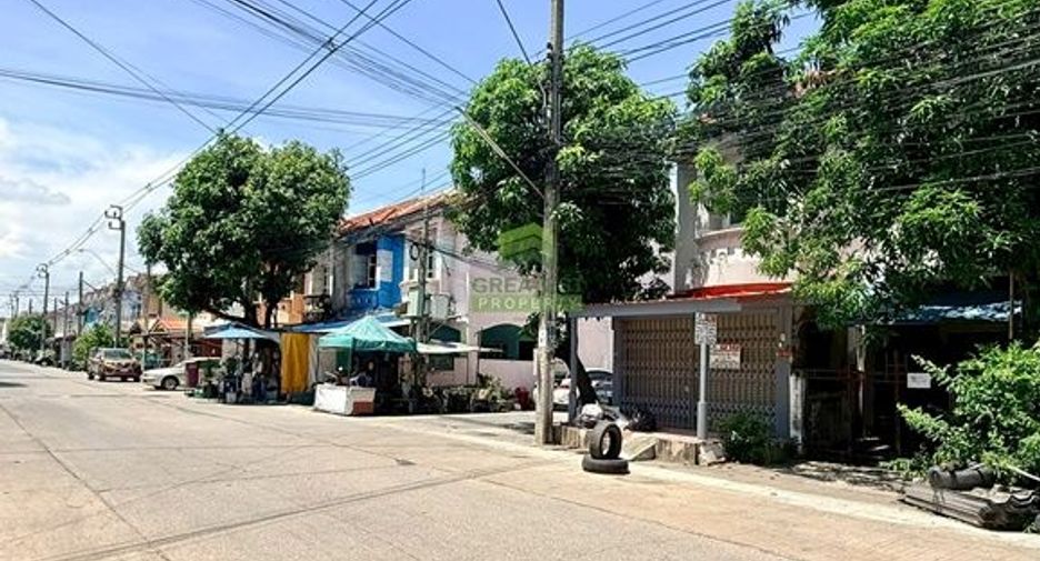 For sale 3 bedrooms townhouse in Sai Noi, Nonthaburi