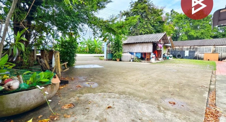 Casa en venta de 5 habitaciones en Krathum Baen, Samut Sakhon