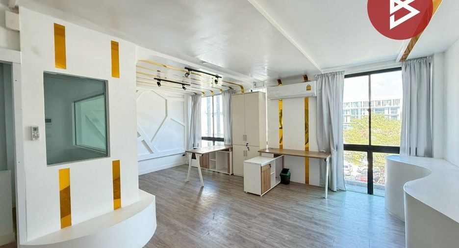 For sale 4 ベッドルーム retail Space in Bueng Kum, Bangkok