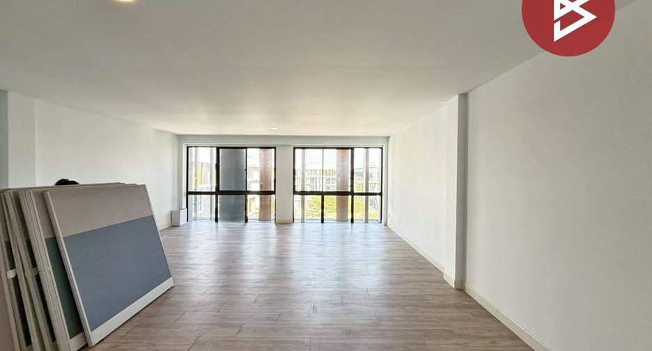 For sale 4 ベッドルーム retail Space in Bueng Kum, Bangkok