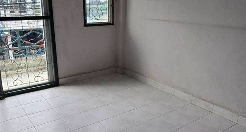 出售 2 卧室 联排别墅 在 Khlong Luang, Pathum Thani