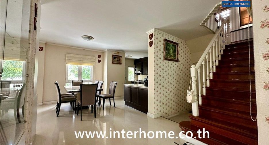For sale 4 bedrooms house in Mueang Nonthaburi, Nonthaburi