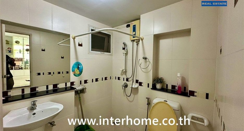 For sale 4 bedrooms house in Mueang Nonthaburi, Nonthaburi
