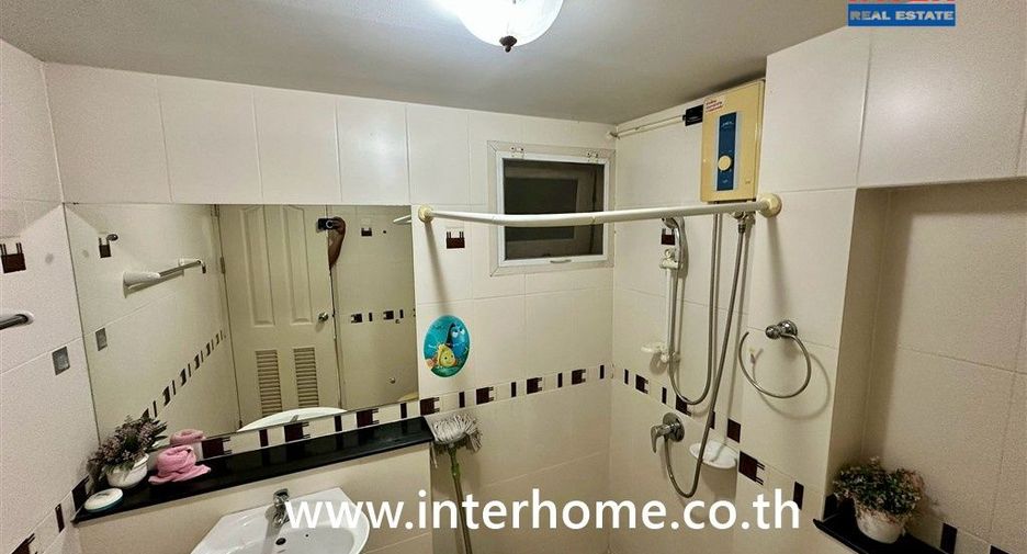 For sale 4 bedrooms house in Mueang Nonthaburi, Nonthaburi