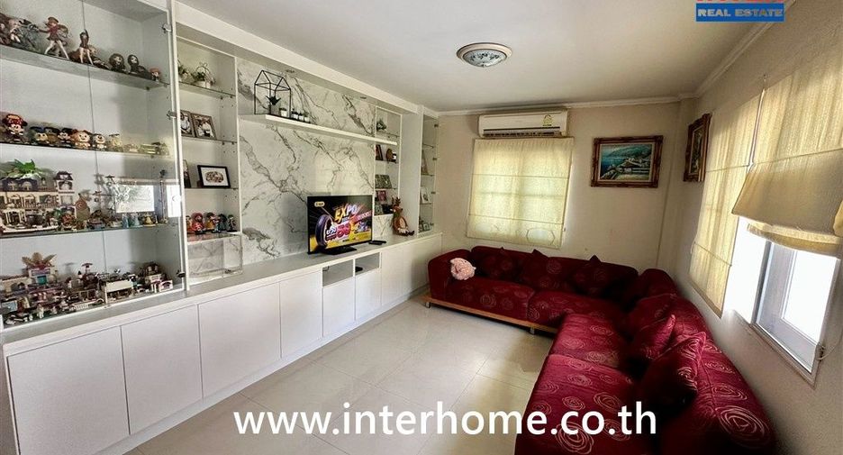 For sale 4 bedrooms house in Mueang Nonthaburi, Nonthaburi
