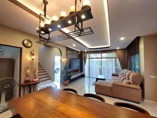 出租 4 卧室 独立屋 在 Lat Krabang, 曼谷