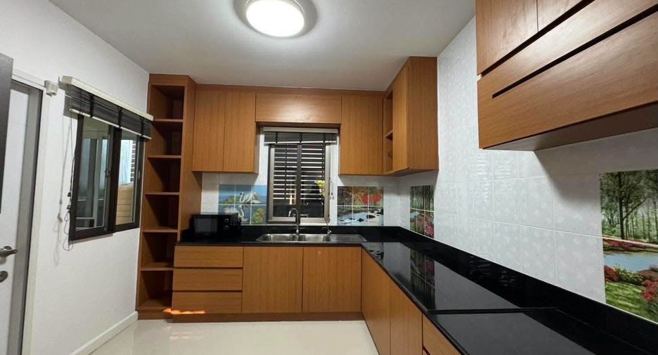For rent 3 bedrooms house in Suan Luang, Bangkok