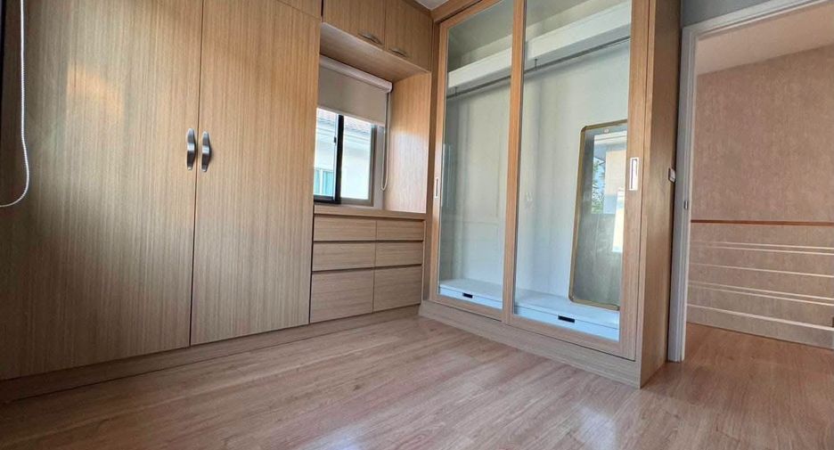 For rent 3 bedrooms house in Suan Luang, Bangkok