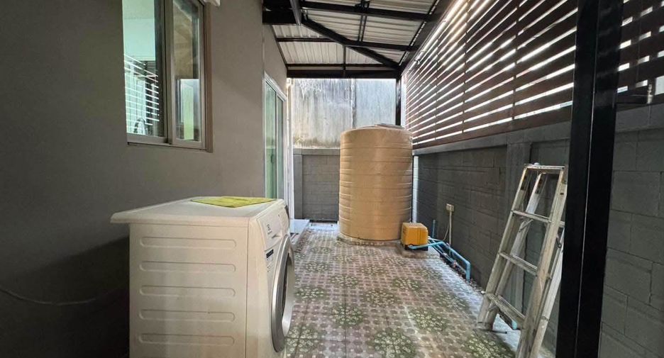 For rent 3 bedrooms house in Suan Luang, Bangkok