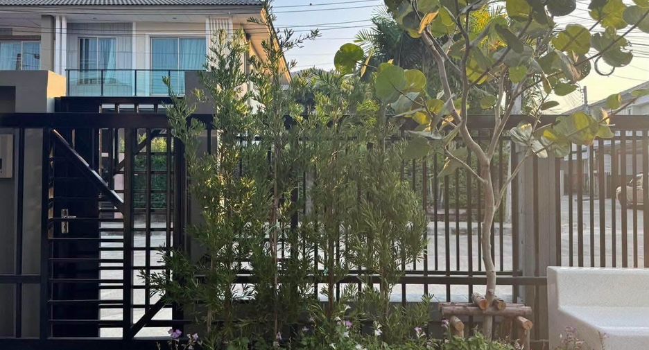 For rent 3 bedrooms house in Suan Luang, Bangkok