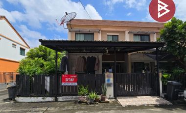 Casa adosada en venta de 3 habitaciones en Lam Luk Ka, Pathum Thani