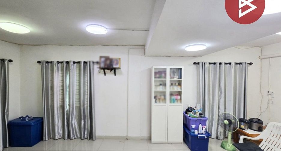 Reihenhaus zum Kauf mit 3 Zimmer in Lam Luk Ka, Pathum Thani