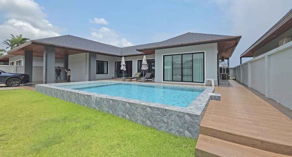 À louer 3 chambres villa à Mueang Krabi, Krabi