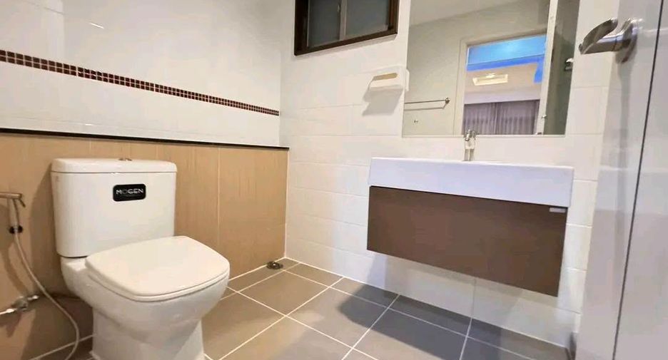 For rent 3 bedrooms house in Suan Luang, Bangkok
