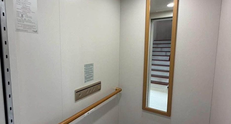 Casa en venta de 4 habitaciones en Lat Krabang, Bangkok