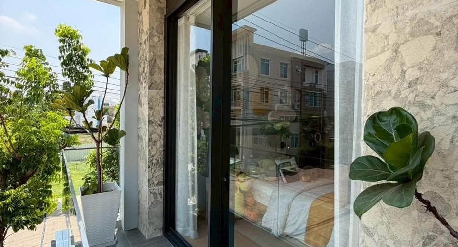 Casa en venta de 4 habitaciones en Lat Krabang, Bangkok
