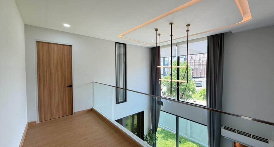 Casa en venta de 4 habitaciones en Lat Krabang, Bangkok